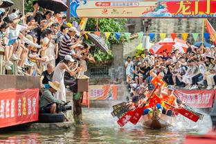 记者：利物浦等多支英超球队关注霍村21岁前锋拜尔，本赛季6球4助